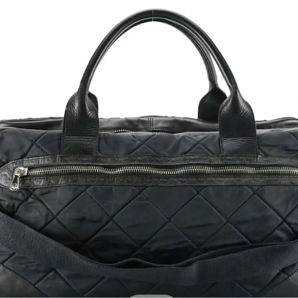 (RARE) Dolce Gabbana quilted nylon, leather trim with embossed accents “Duffle” - Picture 3 of 9